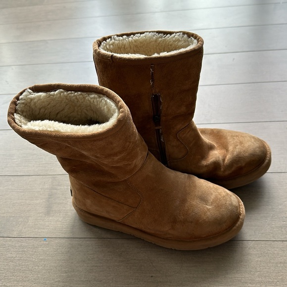 Ugg boots - Picture 3 of 3